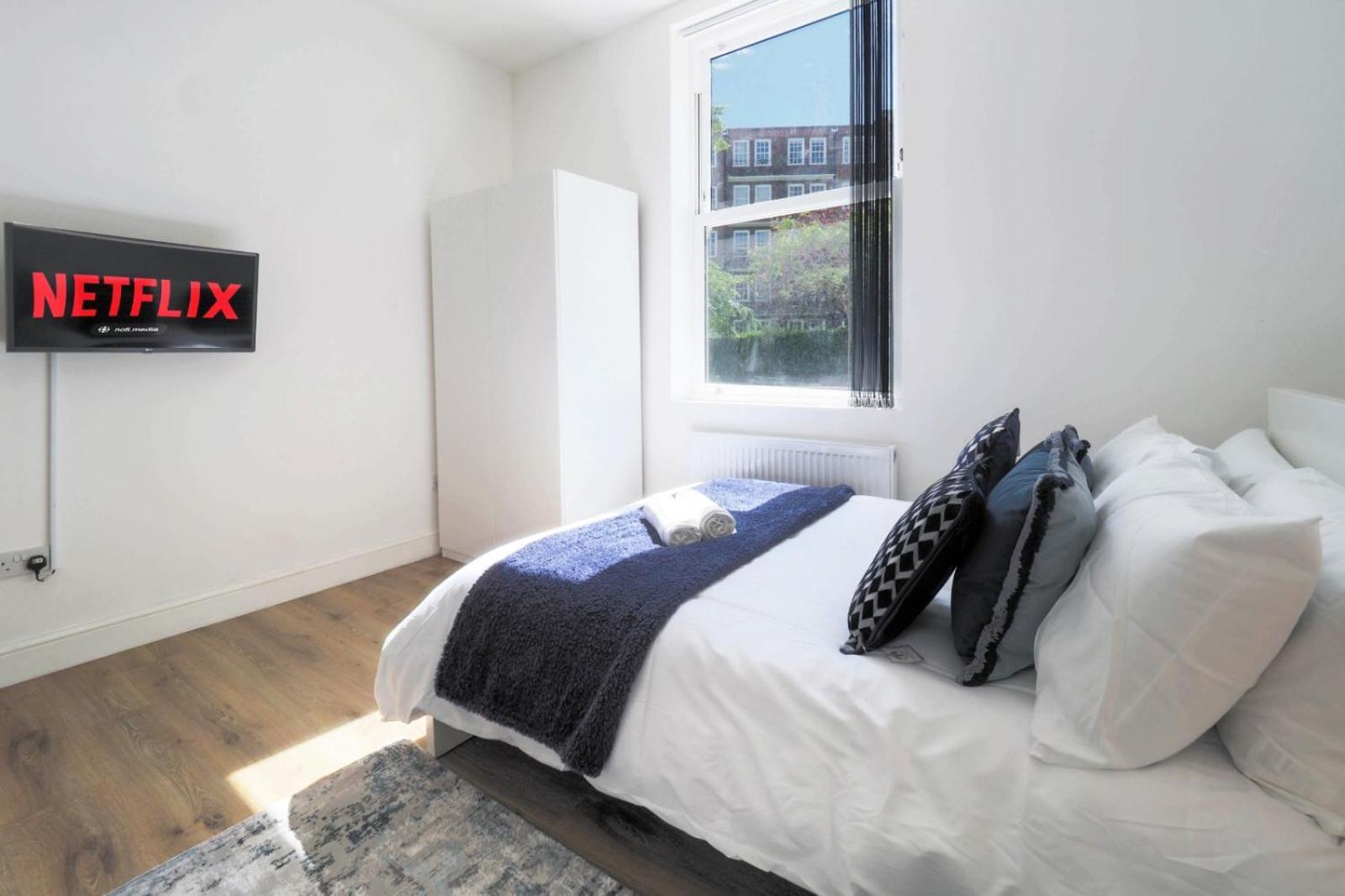 4 Bed Modern Flat In Camden *