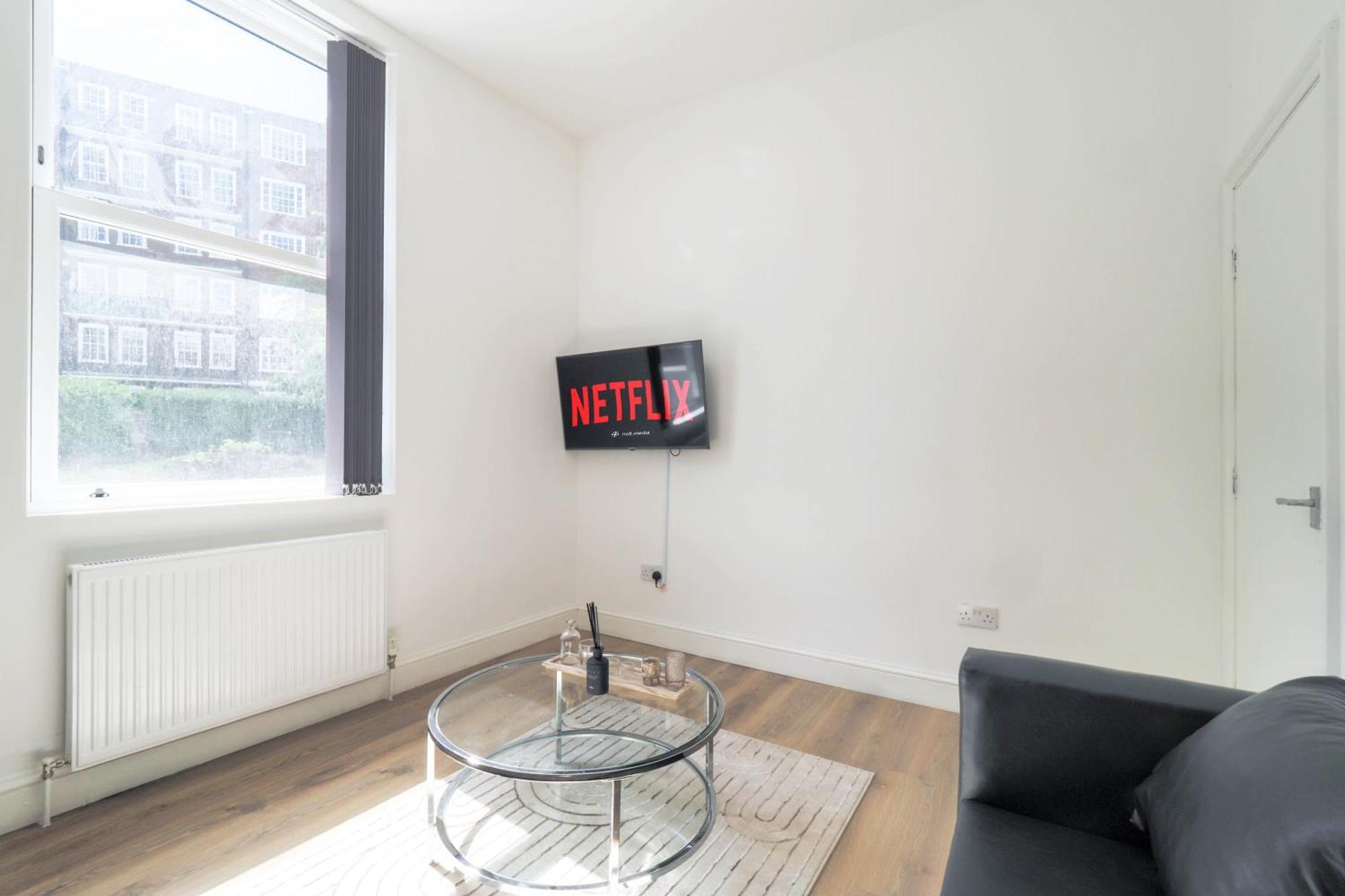 4 Bed Modern Flat In Camden Apartment *